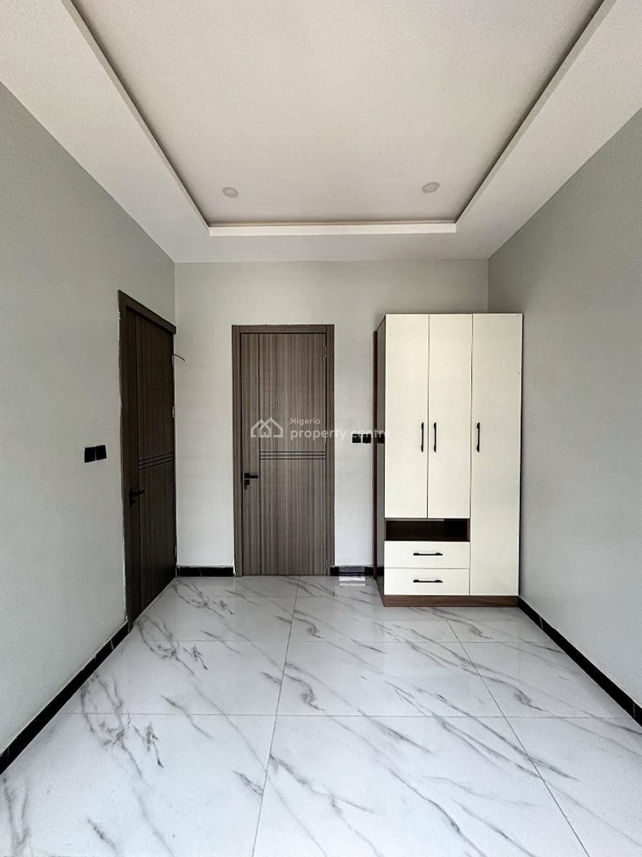 2 Bedroom Apartment, Lekki Phase 1, Lekki, Lagos, Flat / Apartment for Sale