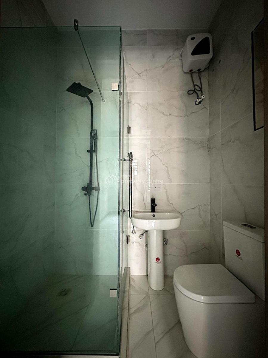 2 Bedroom Apartment, Lekki Phase 1, Lekki, Lagos, Flat / Apartment for Sale