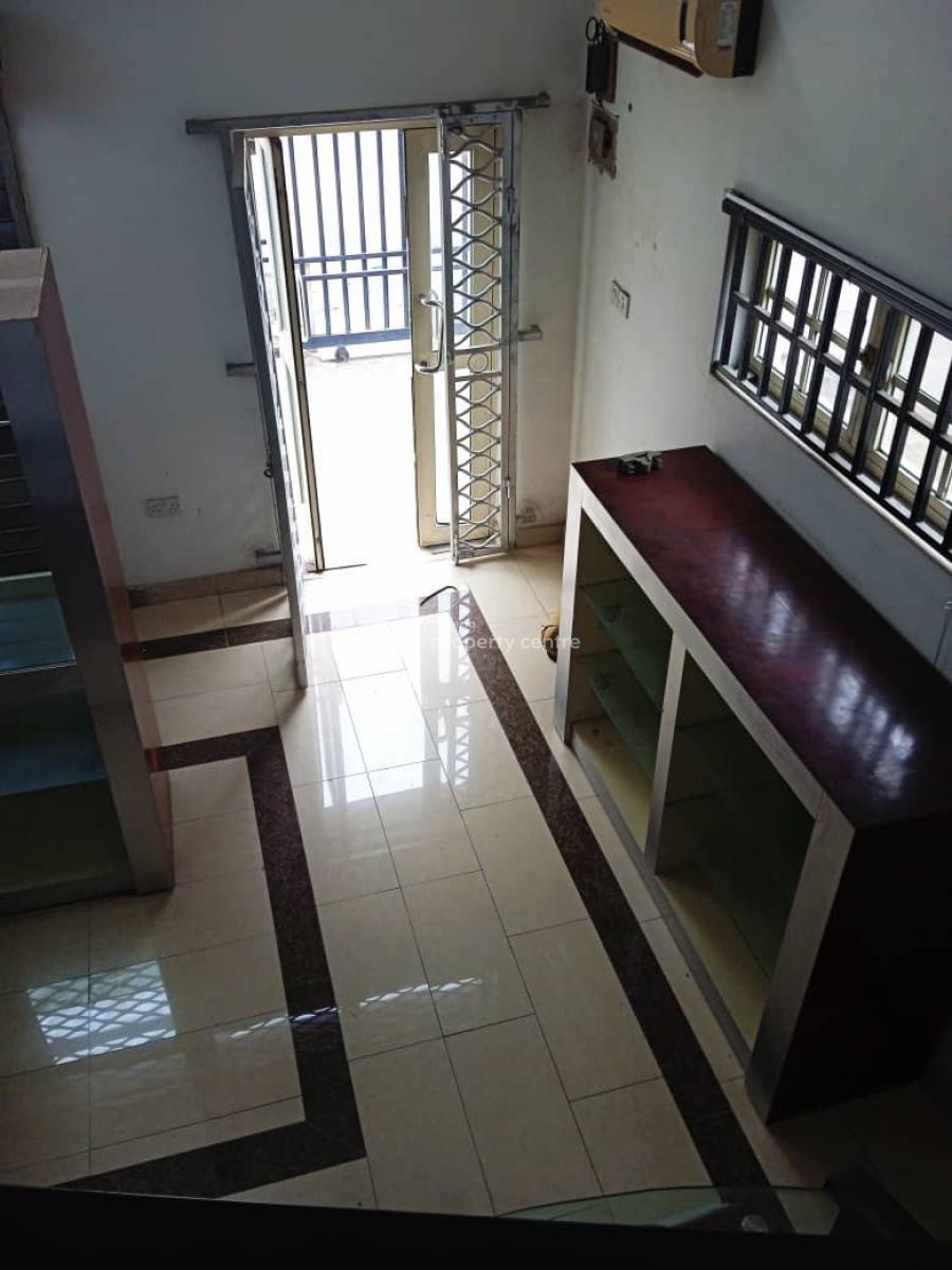 Shop, Around Alade Market, Ikeja, Lagos, Shop for Rent