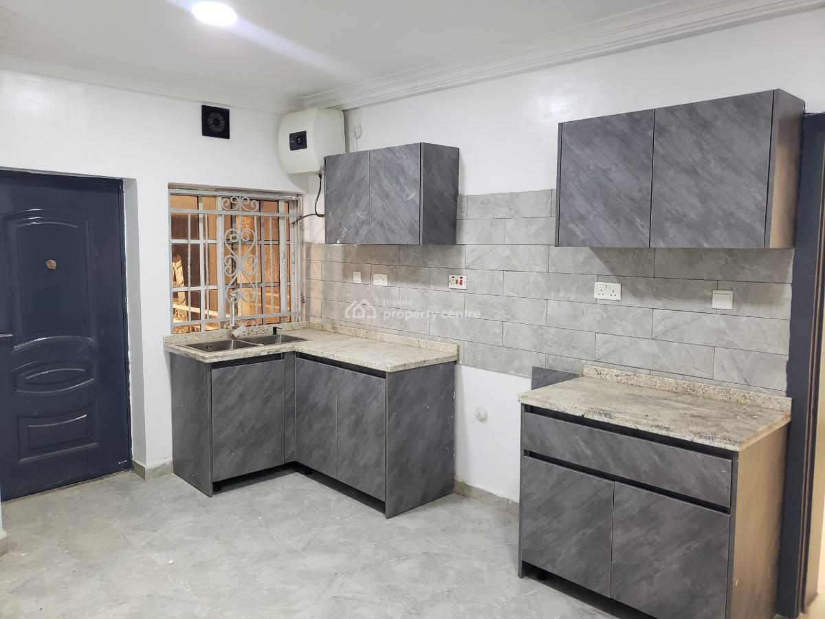 Spacious 3 Bedroom Flat, Legislative Quarters, Apo, Abuja, Flat / Apartment for Rent