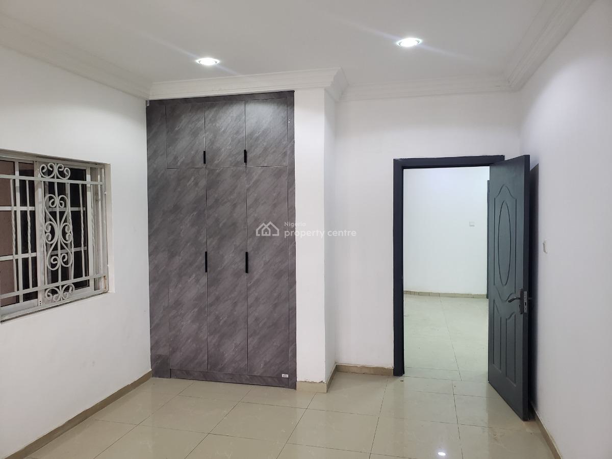 Spacious 3 Bedroom Flat, Legislative Quarters, Apo, Abuja, Flat / Apartment for Rent