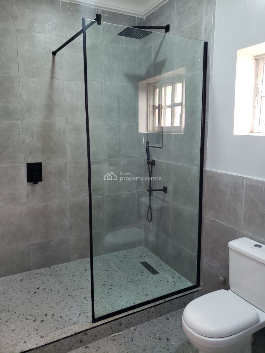 Spacious 3 Bedroom Flat, Legislative Quarters, Apo, Abuja, Flat / Apartment for Rent
