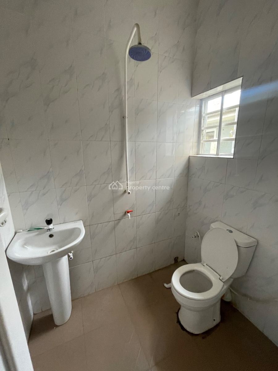Spacious One Bedroom Mini Toilet with Visitor Toilet in an Estate, Bogije Ibeju Lekki Lagos, Bogije, Ibeju Lekki, Lagos, Mini Flat (room and Parlour) for Rent
