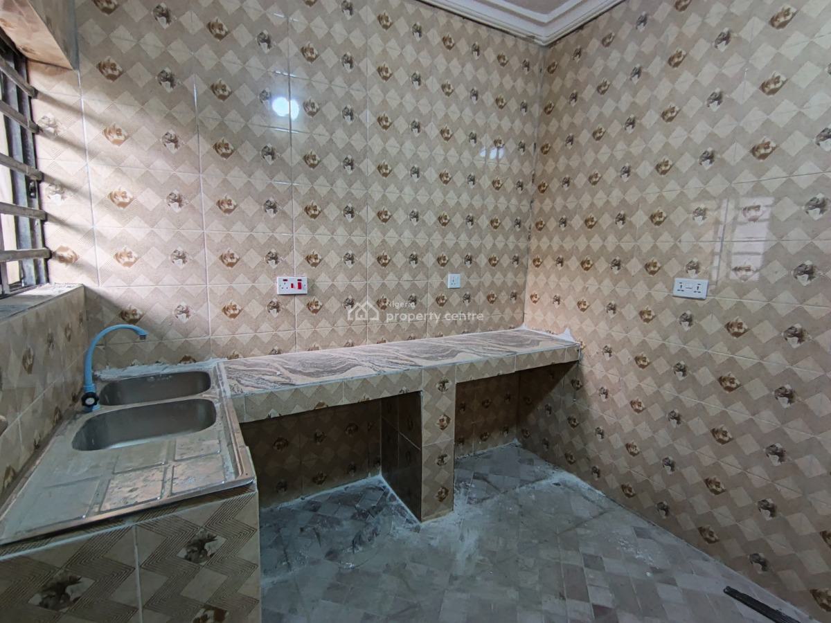 2 Bedroom Flat, Ginti Axis, Ikorodu, Lagos, Flat / Apartment for Rent