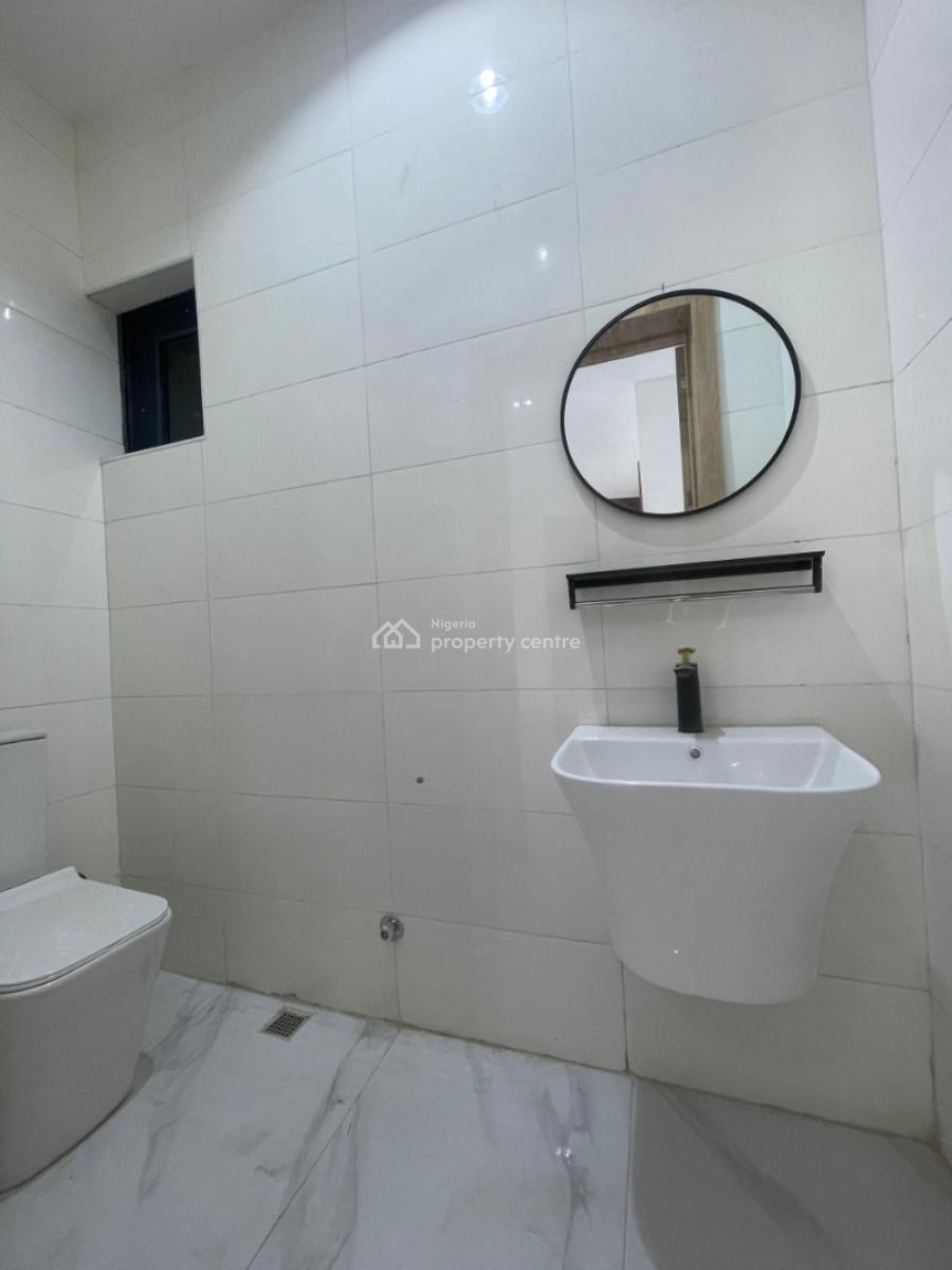 2 Bedrooms Apartment with Bq Perfect for Airbnb Business, Lekki Phase 1, Lekki, Lagos, Flat / Apartment for Sale