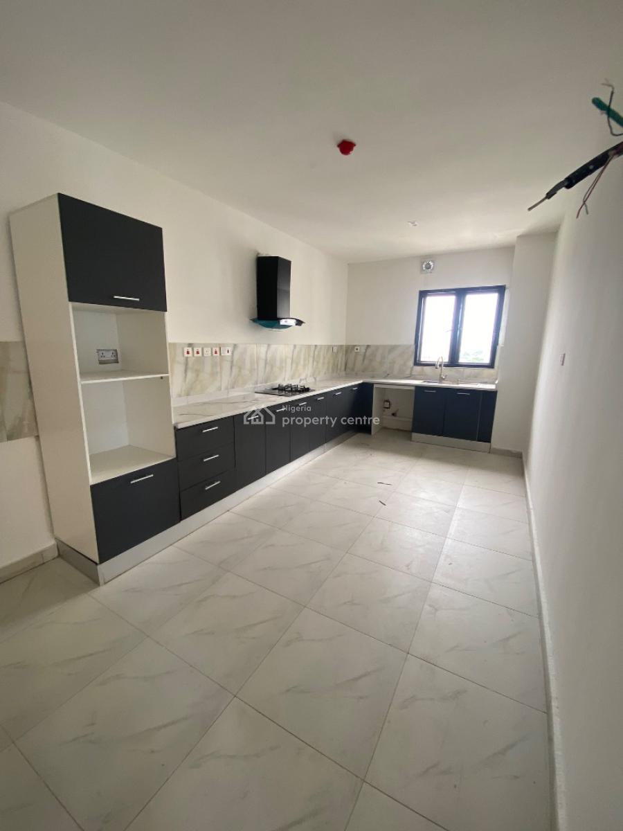 Luxury 4 Bedroom Maisonette, Off Adebayo Doherty, Lekki Phase 1, Lekki, Lagos, Flat / Apartment for Rent