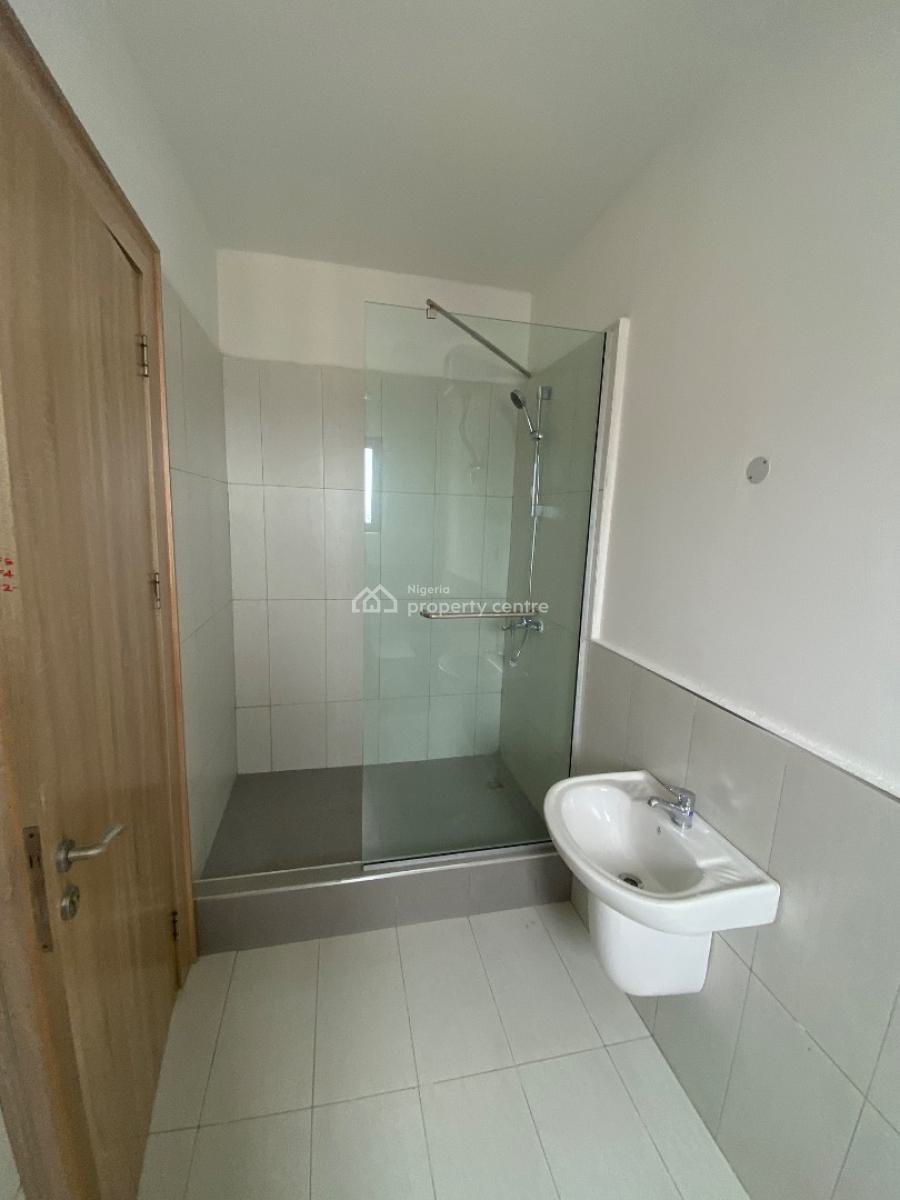 Luxury 4 Bedroom Maisonette, Off Adebayo Doherty, Lekki Phase 1, Lekki, Lagos, Flat / Apartment for Rent