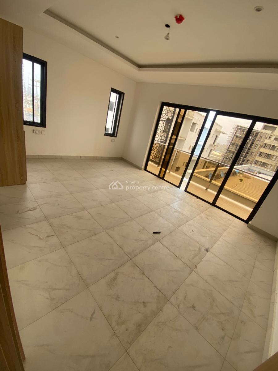 Luxury 4 Bedroom Maisonette, Off Adebayo Doherty, Lekki Phase 1, Lekki, Lagos, Flat / Apartment for Rent
