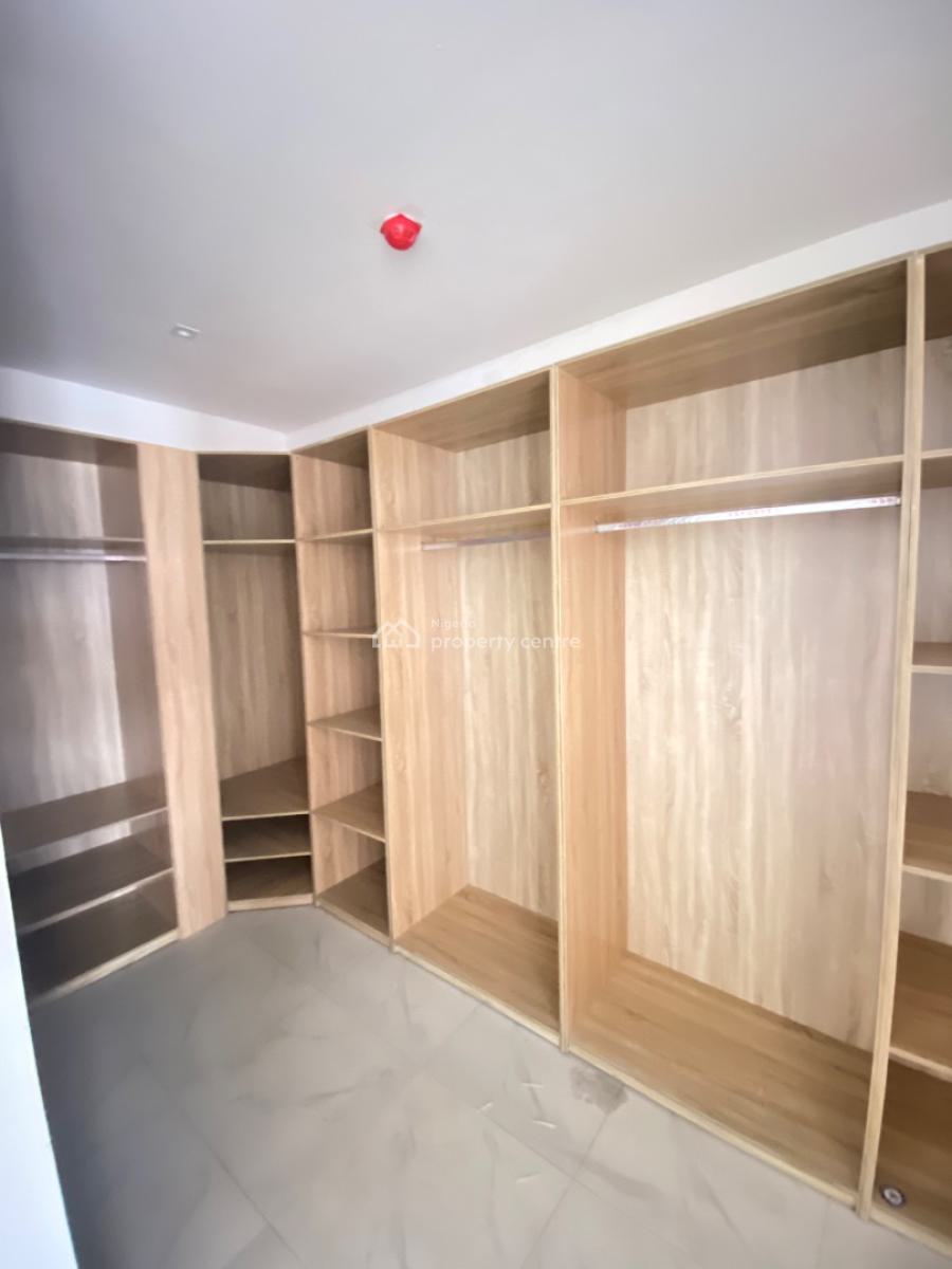 Luxury 4 Bedroom Maisonette, Off Adebayo Doherty, Lekki Phase 1, Lekki, Lagos, Flat / Apartment for Rent