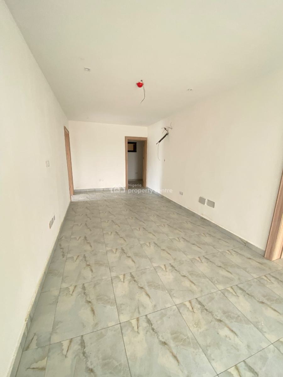 Luxury 4 Bedroom Maisonette, Off Adebayo Doherty, Lekki Phase 1, Lekki, Lagos, Flat / Apartment for Rent