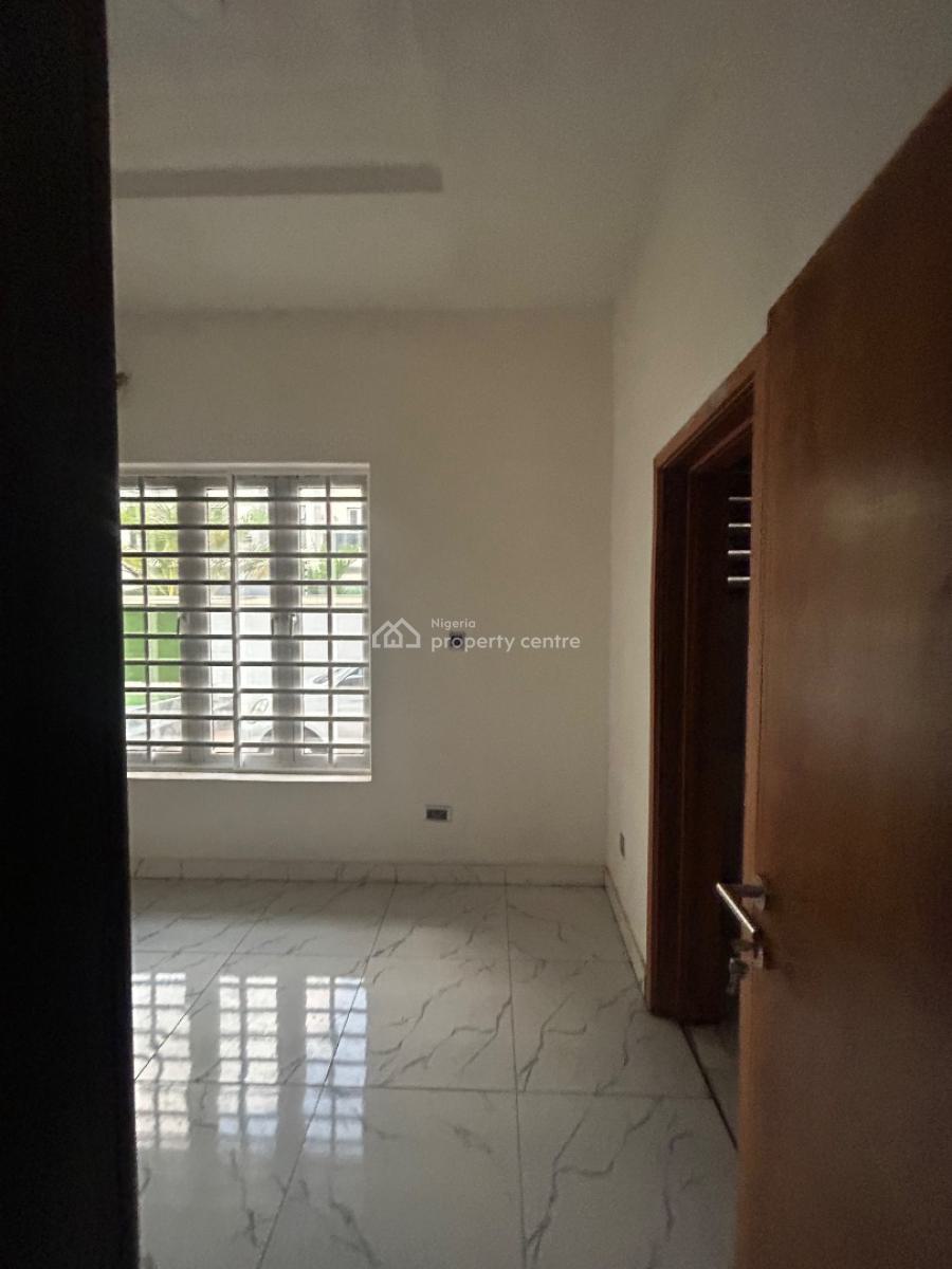 3 Bedroom Ground Floor Flat Massive Living Area with Bq, Oniru, Victoria Island (vi), Lagos, Flat / Apartment for Rent