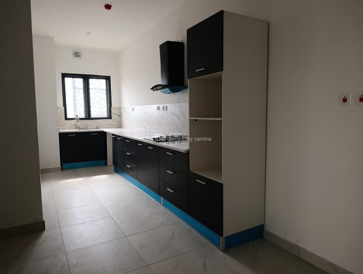 Luxury 3 Bedroom, Off Adebayo Doherty, Lekki Phase 1, Lekki, Lagos, Flat / Apartment for Rent