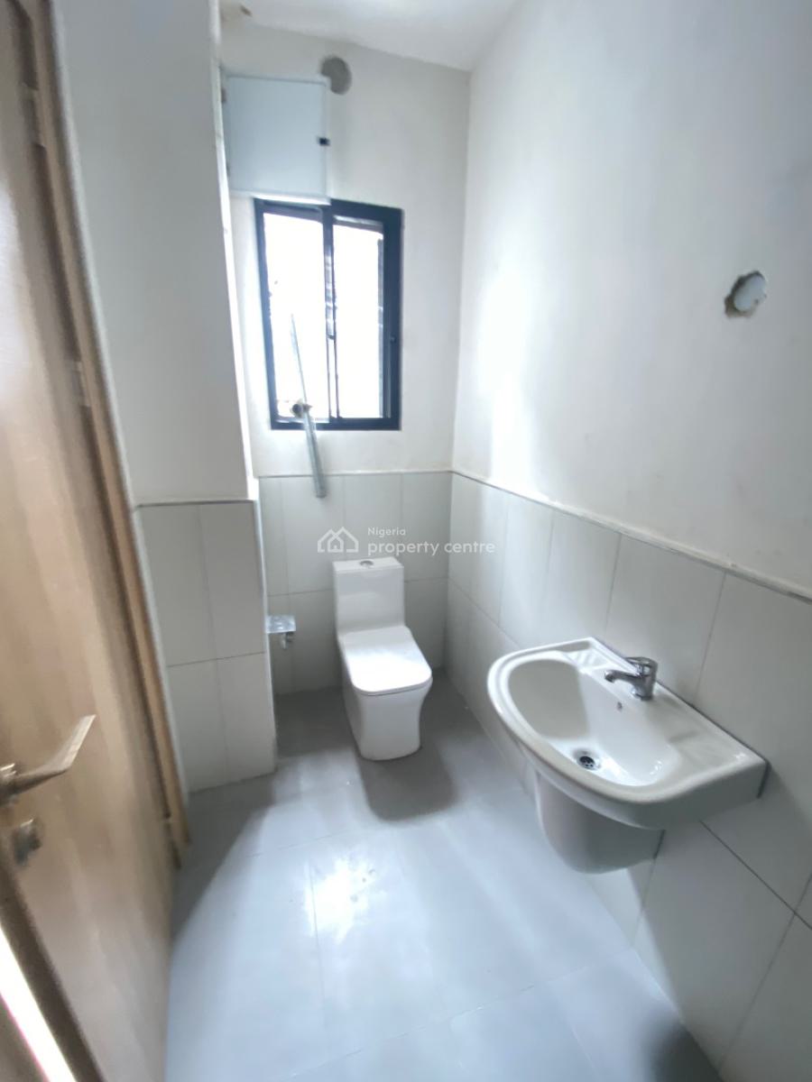 Luxury 3 Bedrooms, Off Adebayo Doherty, Lekki Phase 1, Lekki, Lagos, Flat / Apartment for Rent