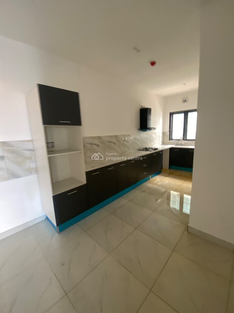 Luxury 3 Bedrooms, Off Adebayo Doherty, Lekki Phase 1, Lekki, Lagos, Flat / Apartment for Rent