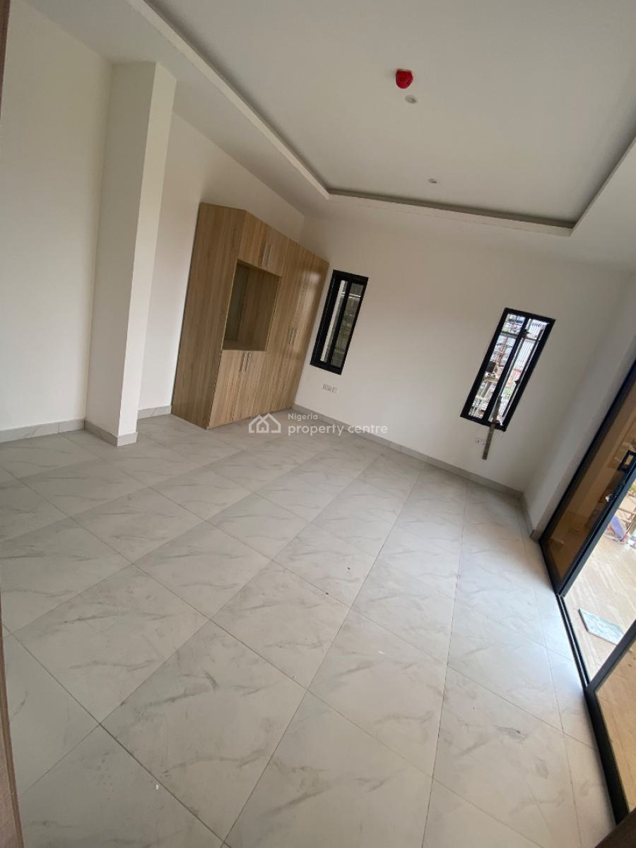 Luxury 3 Bedrooms, Off Adebayo Doherty, Lekki Phase 1, Lekki, Lagos, Flat / Apartment for Rent