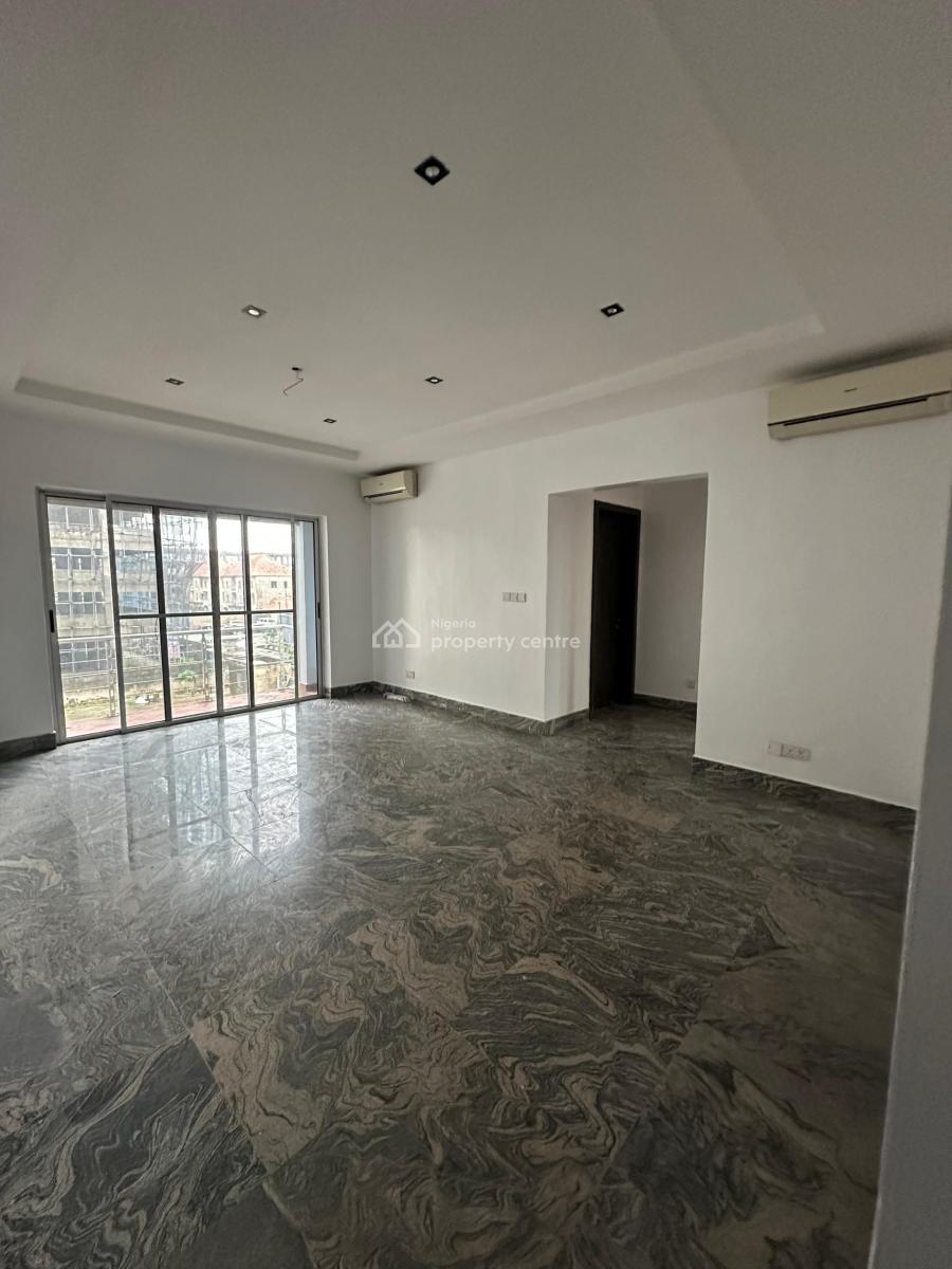 Modestly Built 2 Bedroom Apartment with a Bq and Elevator, Lekki Phase 1, Lekki, Lagos, Flat / Apartment for Rent