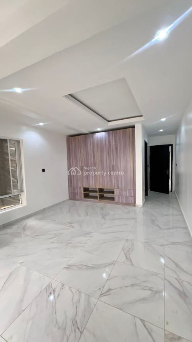 One Bedroom Flat Penthouse with 3 Exclusive Sit Out Balconies., Freedom Way, Lekki Phase 1, Lekki, Lagos, Flat / Apartment for Rent