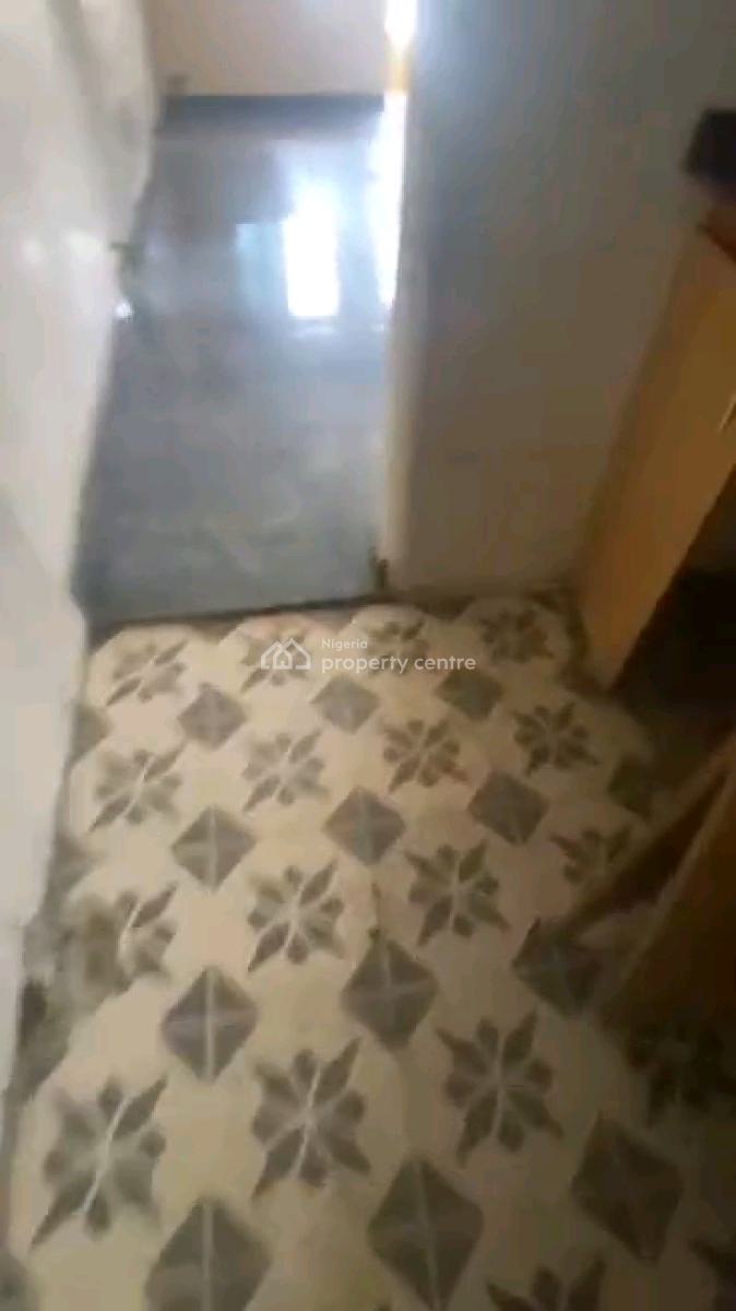 2 Bedroom Upstairs with Pop. Screeded Wall, Adekunle, Yaba, Lagos, Flat / Apartment for Rent