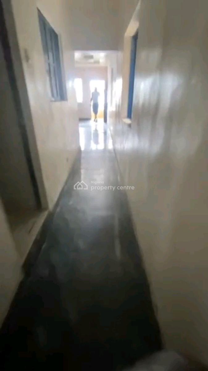 2 Bedroom Upstairs with Pop. Screeded Wall, Adekunle, Yaba, Lagos, Flat / Apartment for Rent