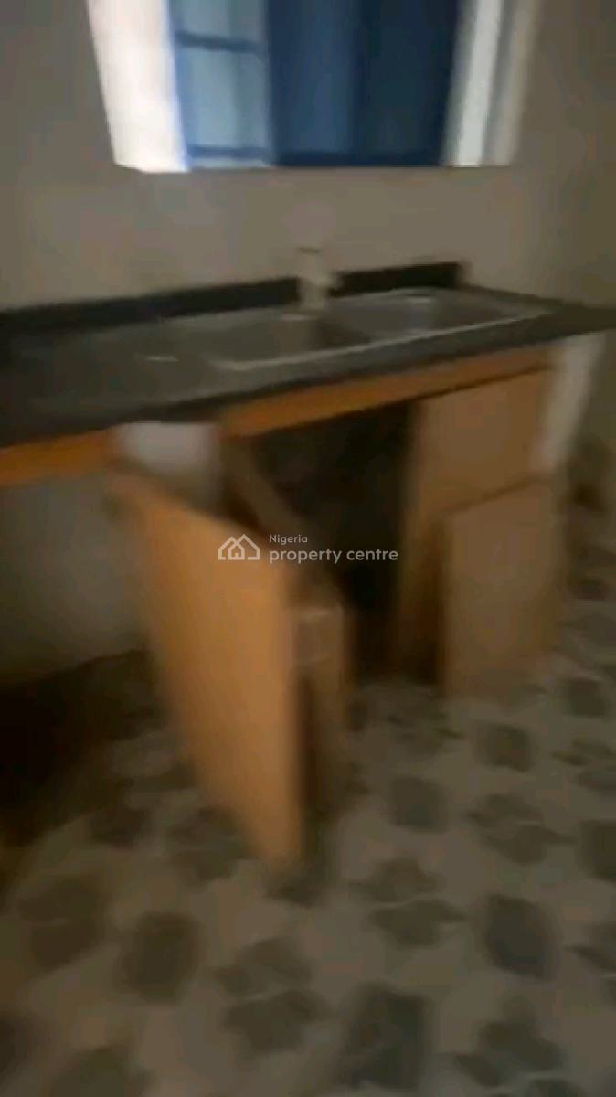 2 Bedroom Upstairs with Pop. Screeded Wall, Adekunle, Yaba, Lagos, Flat / Apartment for Rent