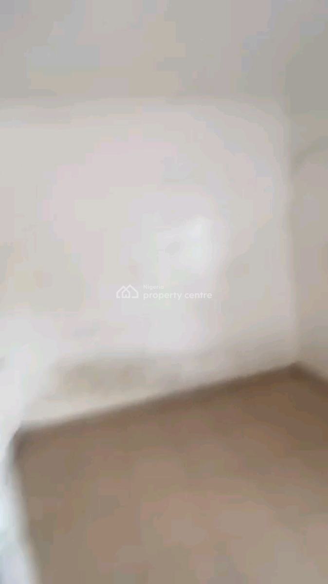 2 Bedroom Upstairs with Pop. Screeded Wall, Adekunle, Yaba, Lagos, Flat / Apartment for Rent