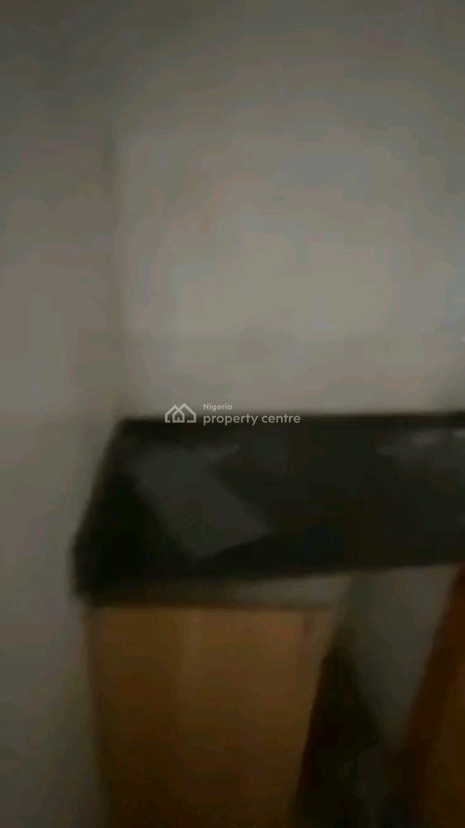 2 Bedroom Upstairs with Pop. Screeded Wall, Adekunle, Yaba, Lagos, Flat / Apartment for Rent