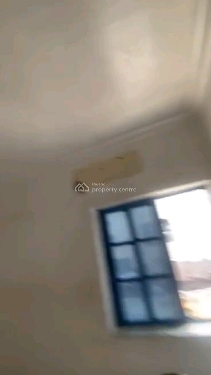 2 Bedroom Upstairs with Pop. Screeded Wall, Adekunle, Yaba, Lagos, Flat / Apartment for Rent