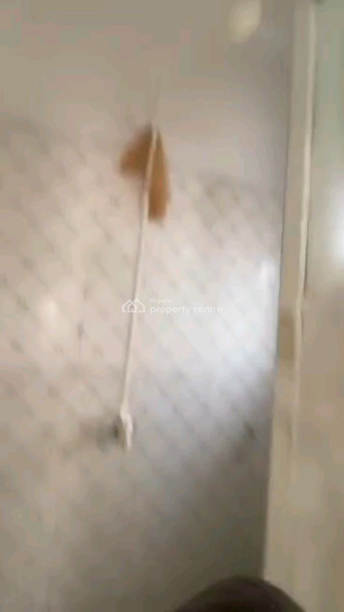 2 Bedroom Upstairs with Pop. Screeded Wall, Adekunle, Yaba, Lagos, Flat / Apartment for Rent
