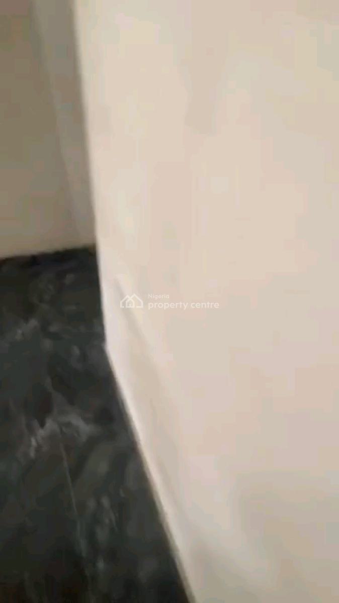 2 Bedroom Upstairs with Pop. Screeded Wall, Adekunle, Yaba, Lagos, Flat / Apartment for Rent