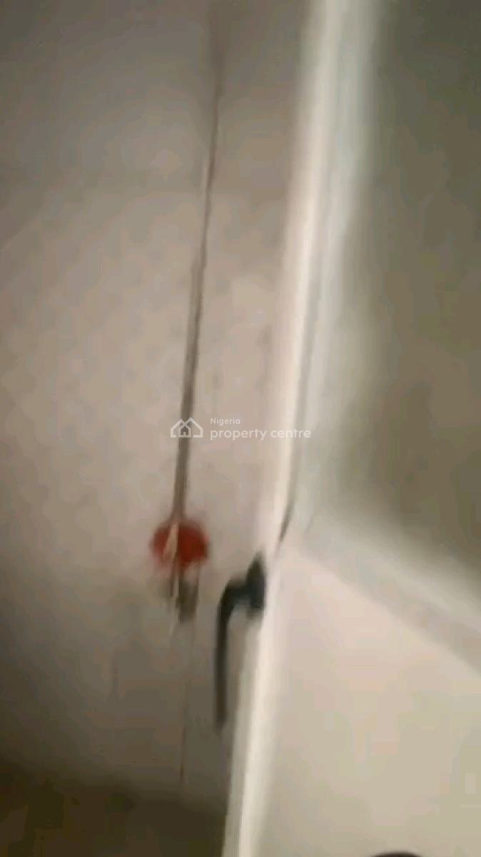 2 Bedroom Upstairs with Pop. Screeded Wall, Adekunle, Yaba, Lagos, Flat / Apartment for Rent