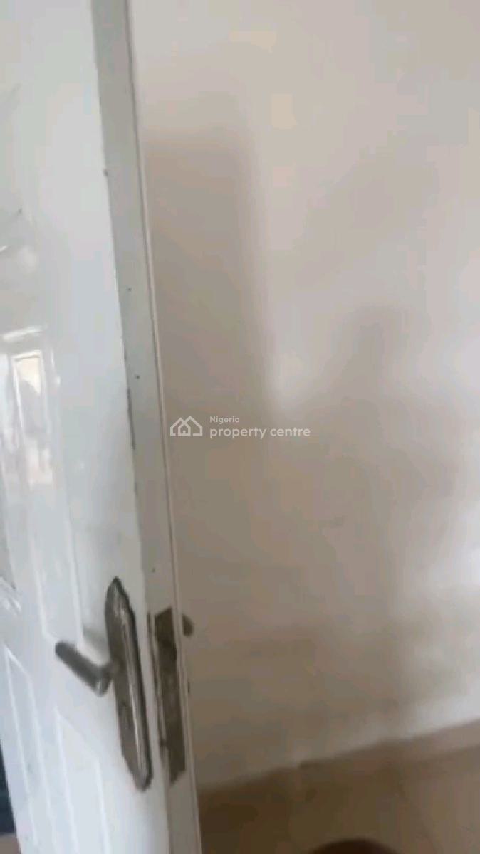 2 Bedroom Upstairs with Pop. Screeded Wall, Adekunle, Yaba, Lagos, Flat / Apartment for Rent
