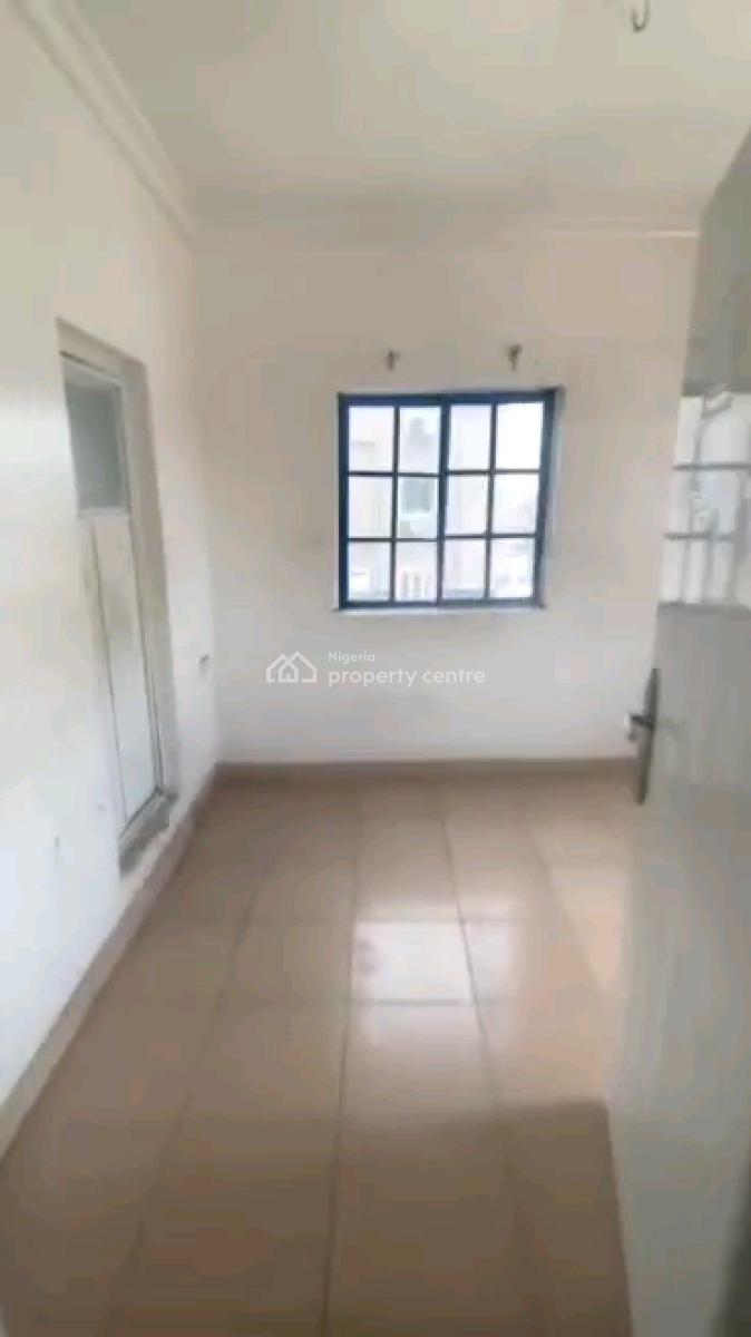 2 Bedroom Upstairs with Pop. Screeded Wall, Adekunle, Yaba, Lagos, Flat / Apartment for Rent
