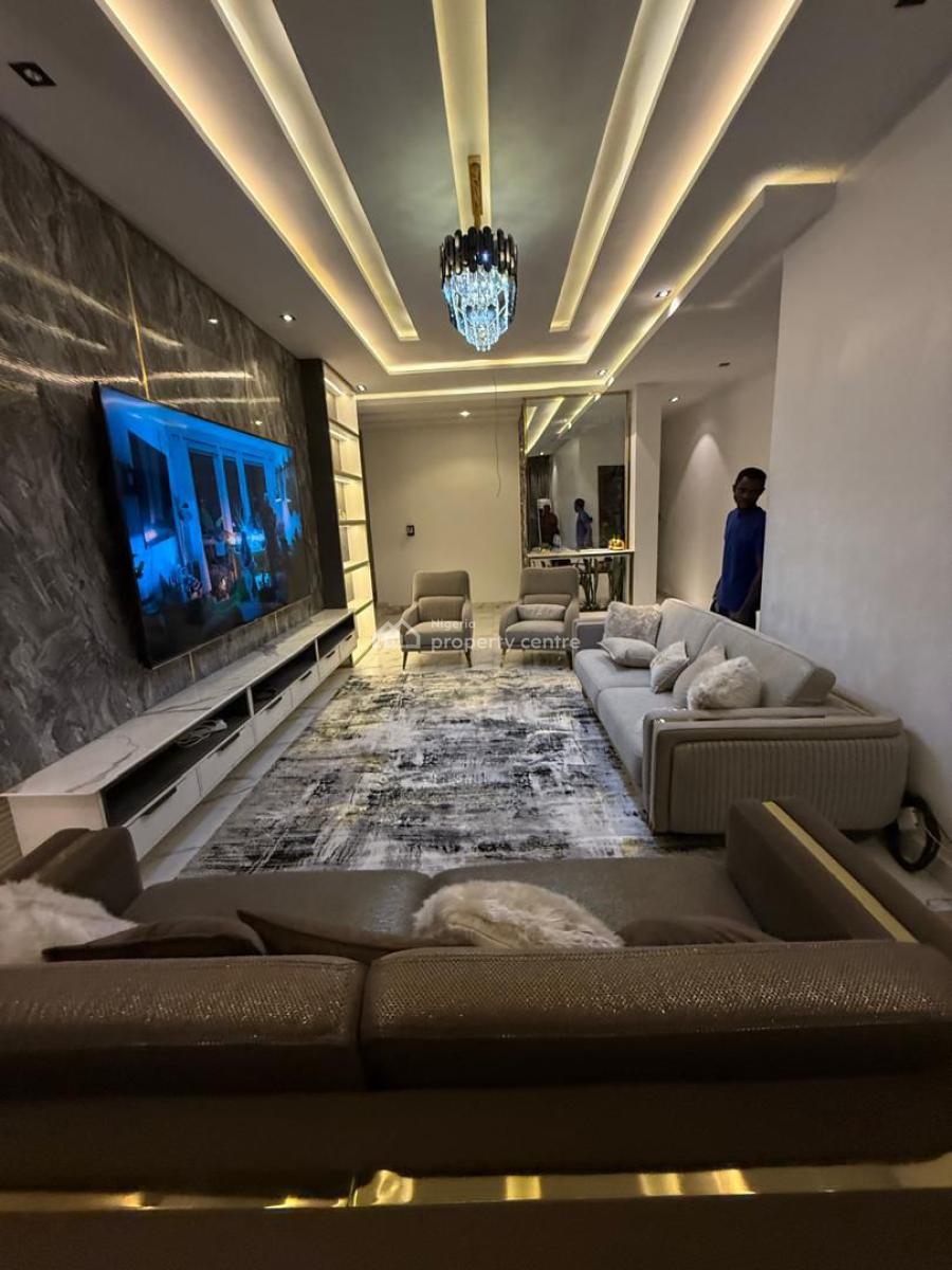Well Serviced  2 Bedroom Apartment with Central Swimming Pool, Gwarinpa, Abuja, Flat / Apartment Short Let