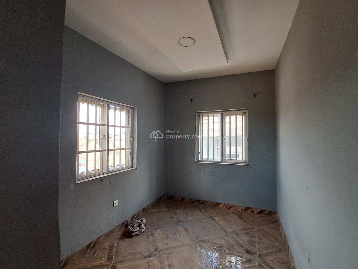 Very Decent 2bedroom Flat, Ilaje Off Finbars Road, Akoka, Yaba, Lagos, House for Rent