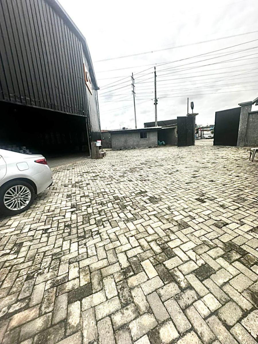 Strategically Located Warehouse Space Facing The Expressway, Along Lekki-epe Expressway, Lekki Phase 1, Lekki, Lagos, Warehouse for Rent