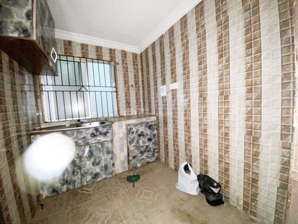 a Well Maintained Spacious 2 Bedroom Flat, Gra Phase 2, Magodo, Lagos, Flat / Apartment for Rent