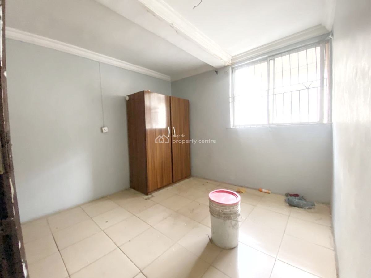 a Well Maintained Spacious 2 Bedroom Flat, Gra Phase 2, Magodo, Lagos, Flat / Apartment for Rent