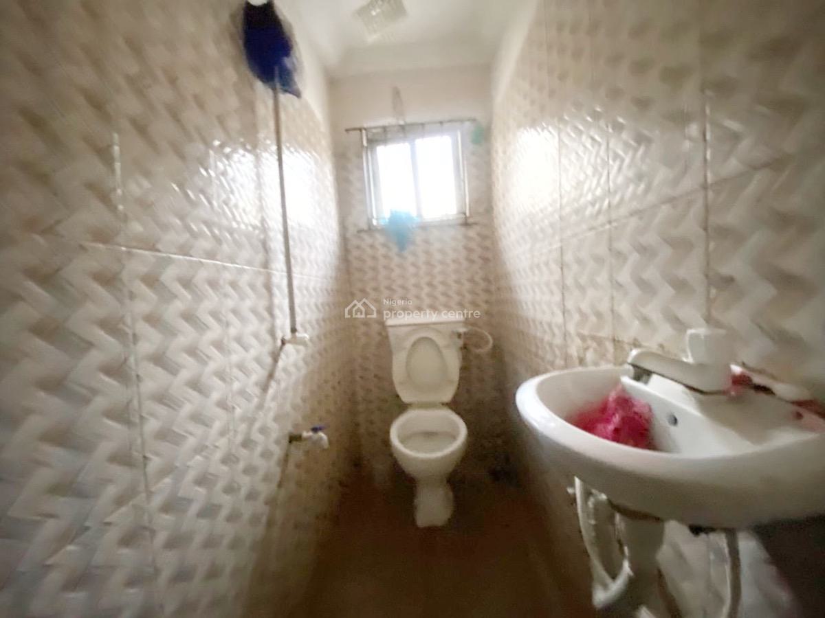 a Well Maintained Spacious 2 Bedroom Flat, Gra Phase 2, Magodo, Lagos, Flat / Apartment for Rent