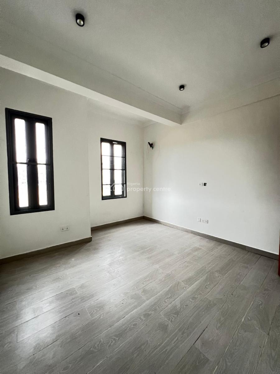 Solid 2  Bedroom Apartment with Bq in a Serene Environment, Ikate, Lekki, Lagos, Block of Flats for Sale
