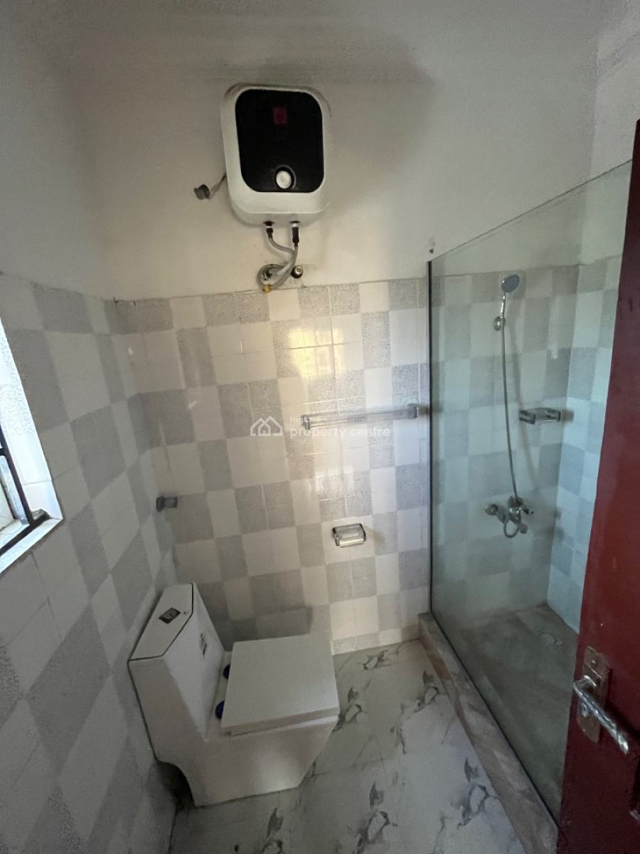 Luxury Beautiful 2 Bedroom Flat Flat Upstairs, Mobil Road Ilaje, Ajah, Lagos, Flat / Apartment for Rent