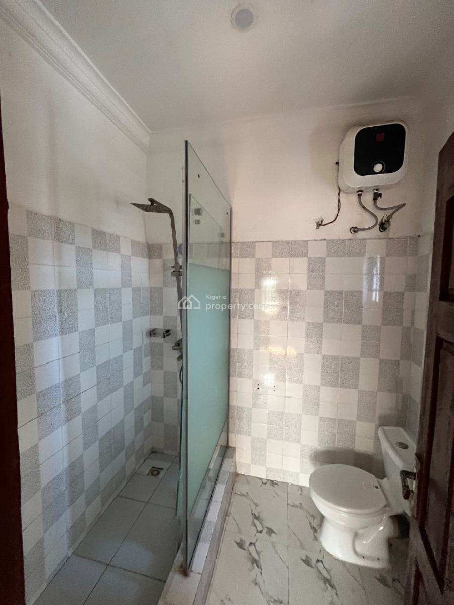 Luxury Beautiful 2 Bedroom Flat Flat Upstairs, Mobil Road Ilaje, Ajah, Lagos, Flat / Apartment for Rent