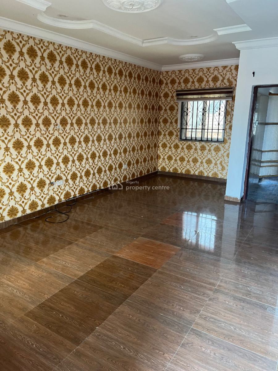 Luxury Beautiful 2 Bedroom Flat Flat Upstairs, Mobil Road Ilaje, Ajah, Lagos, Flat / Apartment for Rent
