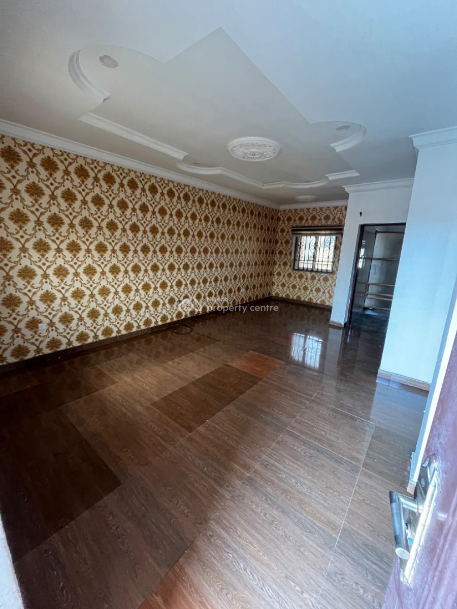 Luxury Beautiful 2 Bedroom Flat Flat Upstairs, Mobil Road Ilaje, Ajah, Lagos, Flat / Apartment for Rent