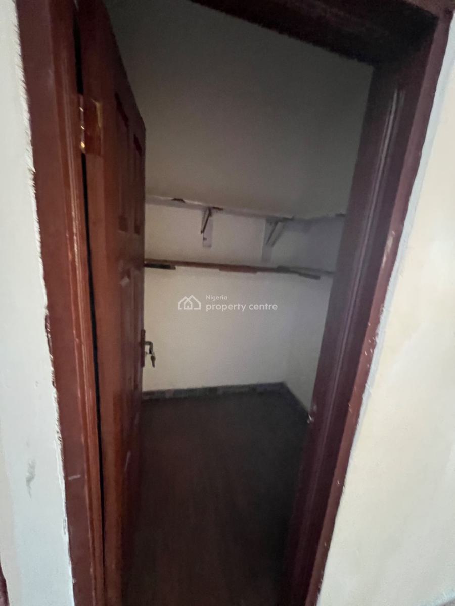 Luxury Beautiful 2 Bedroom Flat Flat Upstairs, Mobil Road Ilaje, Ajah, Lagos, Flat / Apartment for Rent