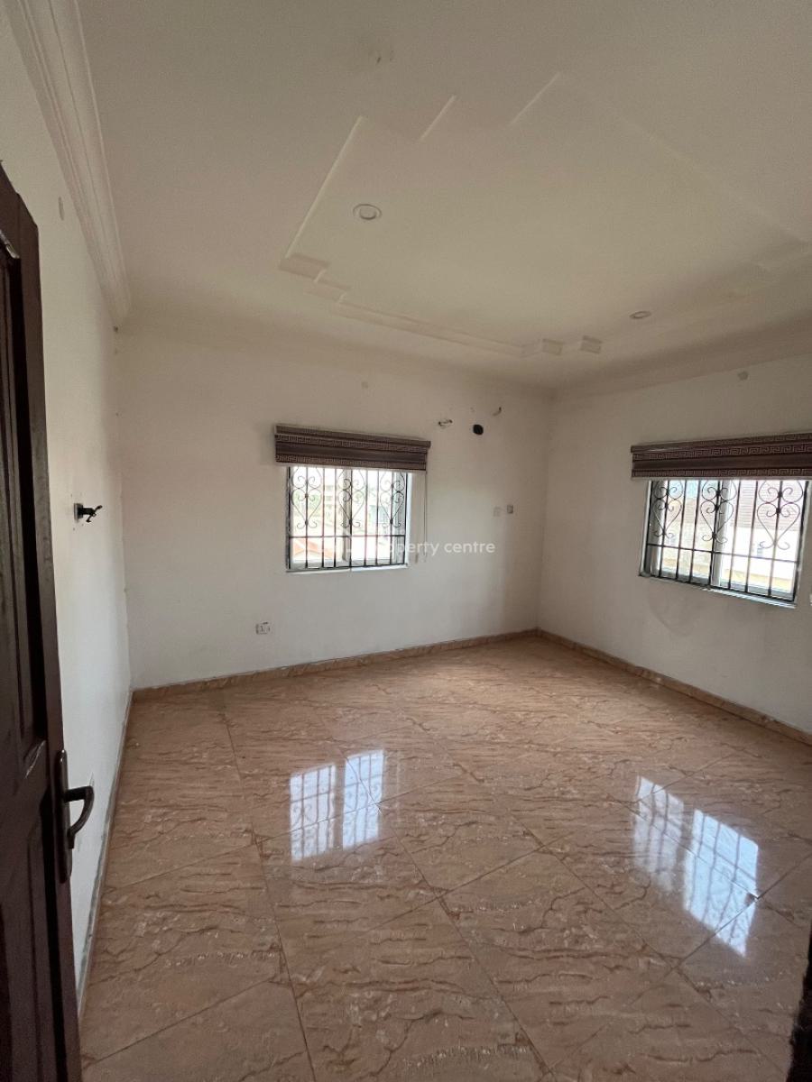 Luxury Beautiful 2 Bedroom Flat Flat Upstairs, Mobil Road Ilaje, Ajah, Lagos, Flat / Apartment for Rent