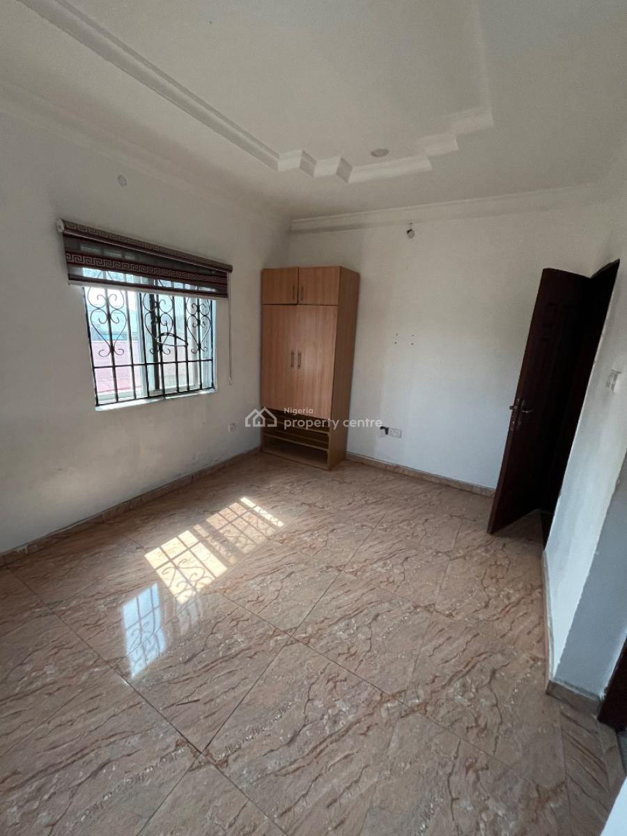 Luxury Beautiful 2 Bedroom Flat Flat Upstairs, Mobil Road Ilaje, Ajah, Lagos, Flat / Apartment for Rent