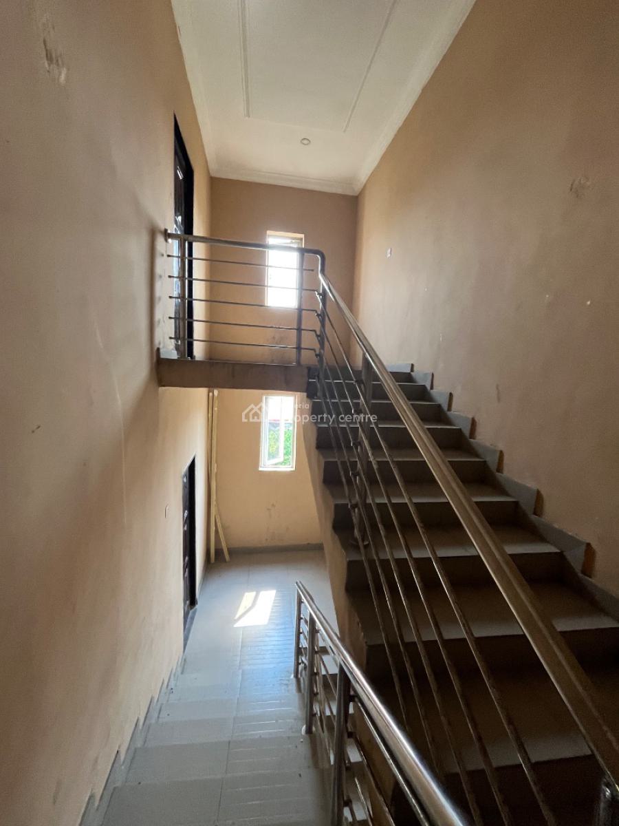 Luxury Beautiful 2 Bedroom Flat Flat Upstairs, Mobil Road Ilaje, Ajah, Lagos, Flat / Apartment for Rent