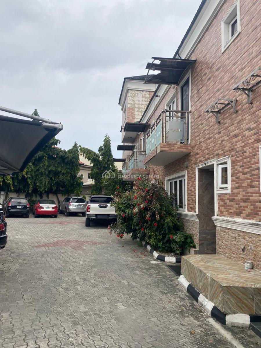 Newly Revamped Serviced 3 Bedroom Terrace Duplex, By Admiralty Way, Lekki Phase 1, Lekki, Lagos, Terraced Duplex for Rent