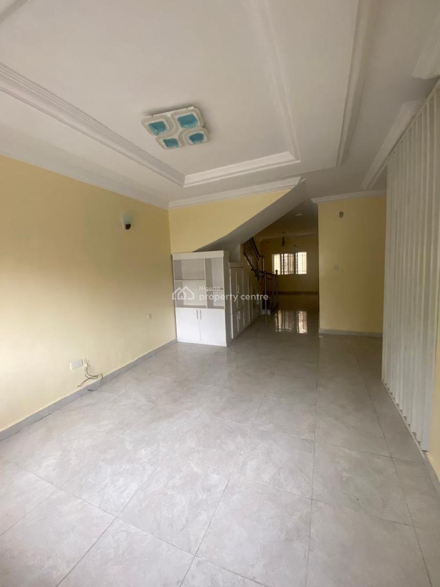 Newly Revamped Serviced 3 Bedroom Terrace Duplex, By Admiralty Way, Lekki Phase 1, Lekki, Lagos, Terraced Duplex for Rent