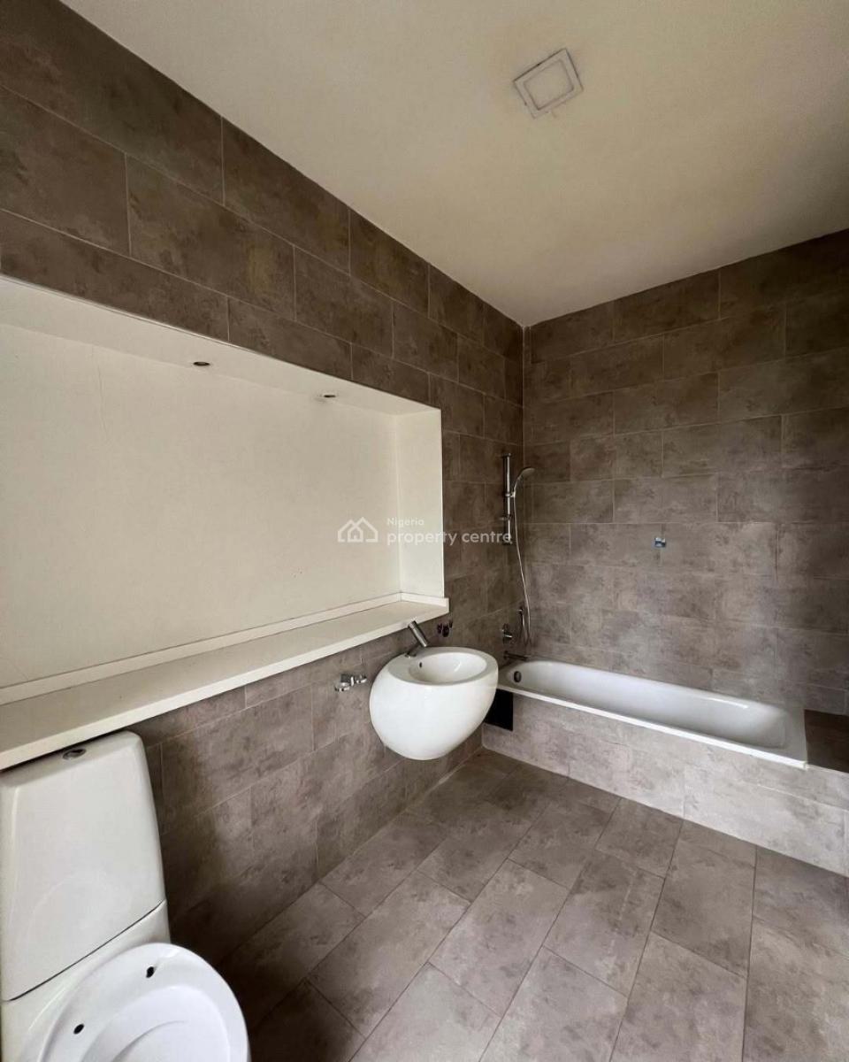 Serviced 4 Bedrooms Maisonette with 1 Bedroom Servant Quarters, Banana Island Road, Ikoyi, Lagos, Flat / Apartment for Rent